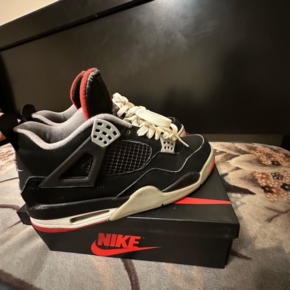 Jordan Retro Bred 4 Size 9 - Picture 4 of 8